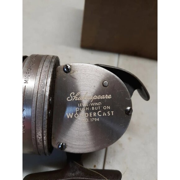 Shakespeare WonderCast No. 1794 Push-Button Reel Boxed With Manual & Oil Set - Picture 2 of 16